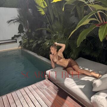 Selfie Pics from Kiara Edwards - Private Escort Touring