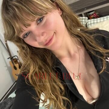 Selfie Pics from Aussie Addison - Private Escort Maitland