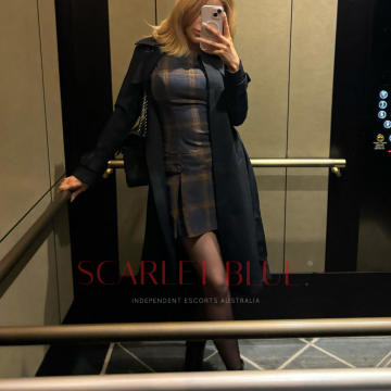 Selfie Pics from Chloe Piper - Private Escort Sydney