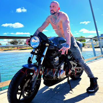 Selfie Pics from Roc - Private Escort Gold Coast