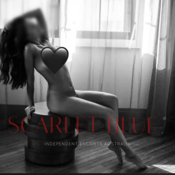 Selfie Pics from Gabriella Allamar - Private Escort Sydney