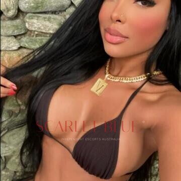 Selfie Pics from Brenda Maia - Private Escort Touring