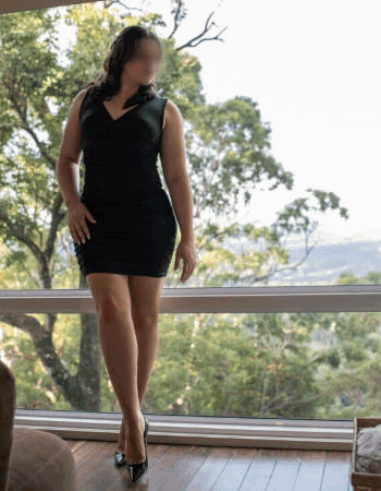 Private escort - Alaska Sinclair touring soon to Cairns