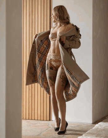 Private escort - Freya Blume is touring to Canberra by invitation