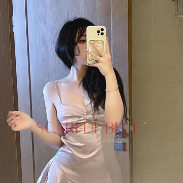 Selfie Pics from Kitty Amber - Private Escort Sydney