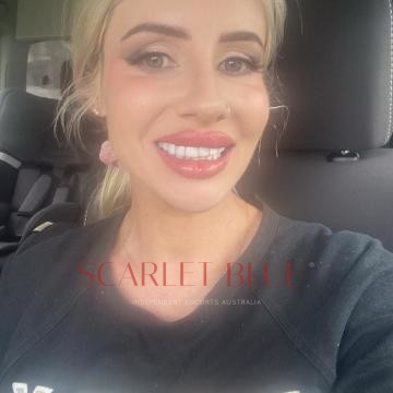 Selfie Pics from Ariah Ashton - Private Escort Touring