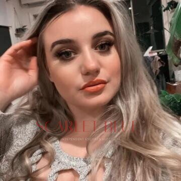 Selfie Pics from Sara Fennic - Private Escort Melbourne