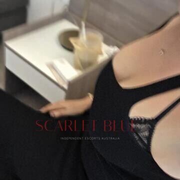 Selfie Pics from Milla Croft - Private Escort Perth
