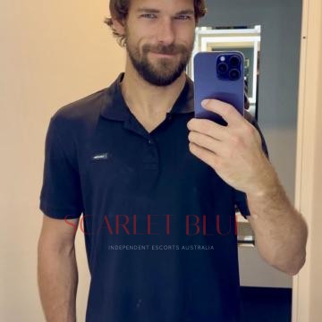 Selfie Pics from Beau Bennett - Private Escort Touring