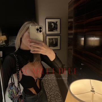 Selfie Pics from Cara Greene - Private Escort Sydney