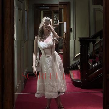 Selfie Pics from Cara Greene - Private Escort Sydney