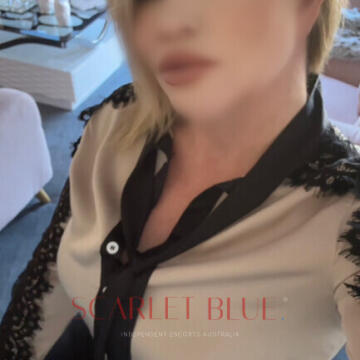 Selfie Pics from Sarah Black - Private Escort Adelaide