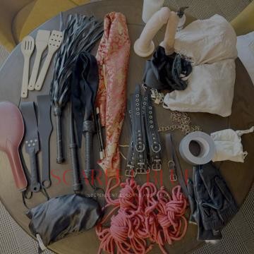 Selfie Pics from Mistress Rosie Storm - Private Escort Queenstown