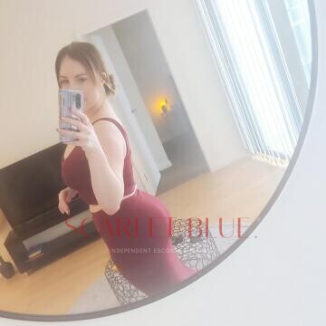 Selfie Pics from Chloe Highgrove - Private Escort Touring