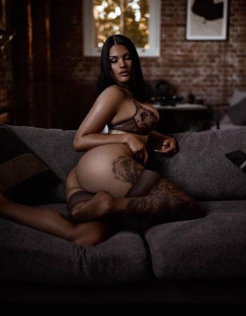 Alli Spinster - escort in Geebung