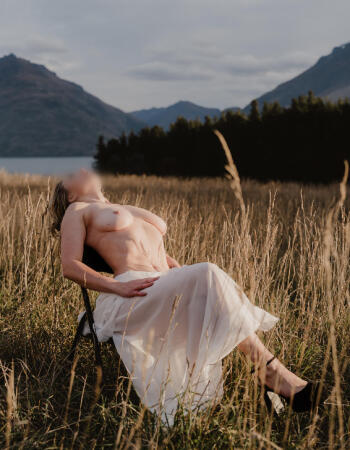 Private escort - Emma Kent is touring to Hamilton by invitation