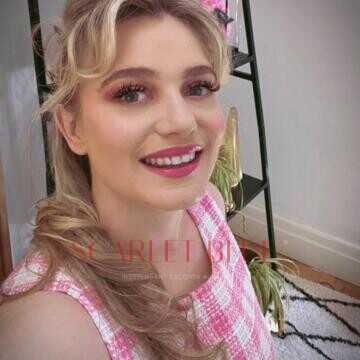 Selfie Pics from Sara Fennic - Private Escort Melbourne