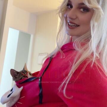 Selfie Pics from Sara Fennic - Private Escort Melbourne