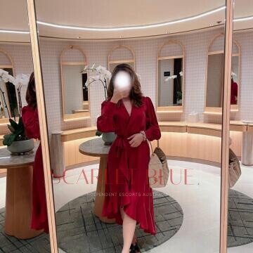 Selfie Pics from Risque Rebecca - Private Escort Singapore