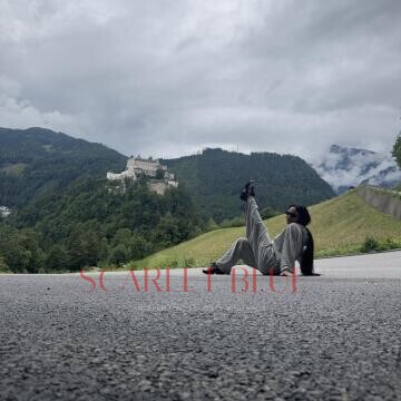 Selfie Pics from Chloe Woods - Private Escort Melbourne