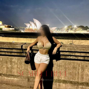 Selfie Pics from Samantha Luxury - Private Escort Sydney