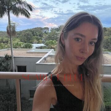 Selfie Pics from Scarlet X Rose - Private Escort Touring