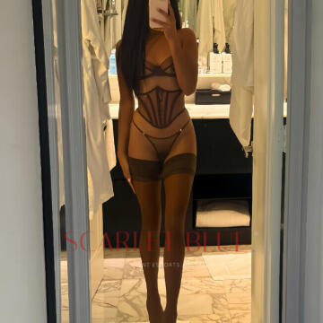 Selfie Pics from Mila Parkes - Private Escort Sydney