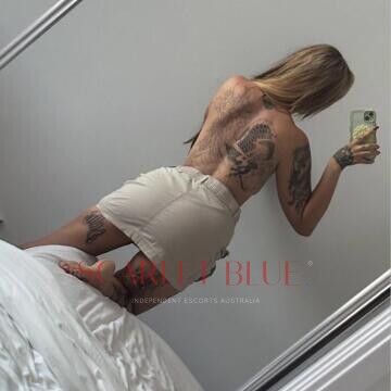 Selfie Pics from Aspen Adams - Private Escort Brisbane