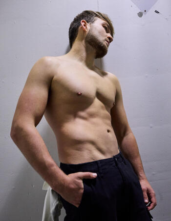 Independent private male escort - Leon Grove - Sydney