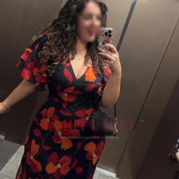 Selfie Pics from Samira Nour - Private Escort Melbourne