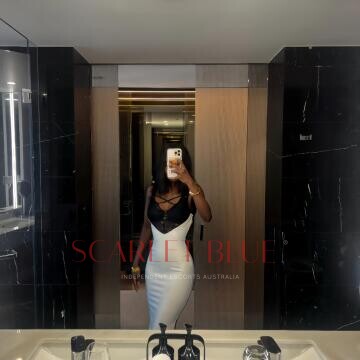 Selfie Pics from Cleopatra Xi She - Private Escort Brisbane