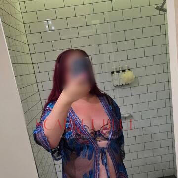 Selfie Pics from Kathleen Winters - Private Escort Gold Coast