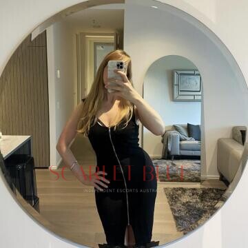 Selfie Pics from Isabelle Lynd - Private Escort Melbourne