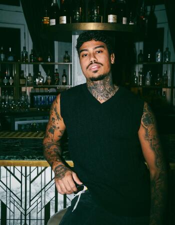 Straight male escort - Leo Private