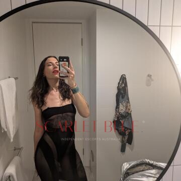 Selfie Pics from Valerie Sky - Private Escort Melbourne