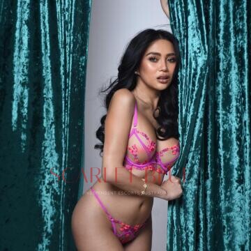 Selfie Pics from Lhiz - Private Escort Perth