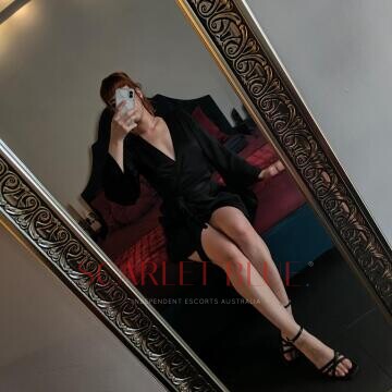 Selfie Pics from Claudia Carver - Private Escort Canberra