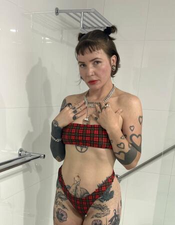  Private escort - Amber Sky touring to Grafton