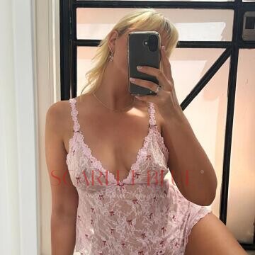 Selfie Pics from Zoey Ashwood - Private Escort Perth