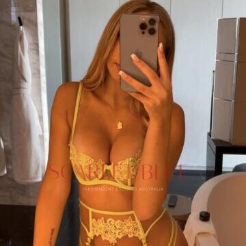 Selfie Pics from Madison Davis - Private Escort Sydney