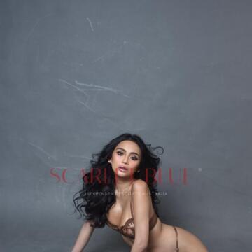 Selfie Pics from Lhiz - Private Escort Perth