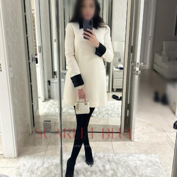 Selfie Pics from Laura Hazel - Private Escort Melbourne