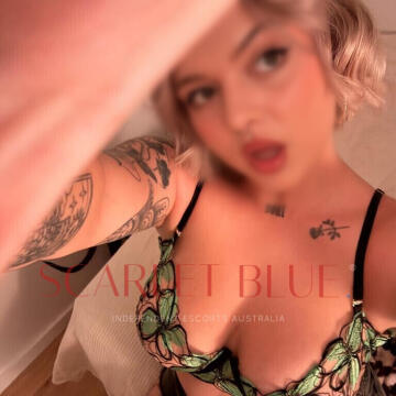 Selfie Pics from Zoe Carter - Private Escort Canberra