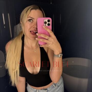 Selfie Pics from Chelsea Green - Private Escort Brisbane