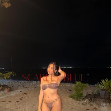 Selfie Pics from Lhiz - Private Escort Perth