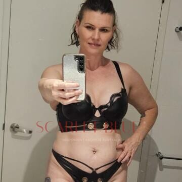 Selfie Pics from Demi Wolf - Private Escort Sydney