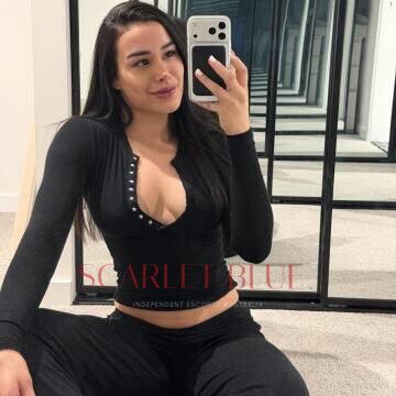 Selfie Pics from Diana Fox - Private Escort Melbourne