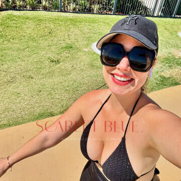 Selfie Pics from Bella Massa - Private Escort Touring