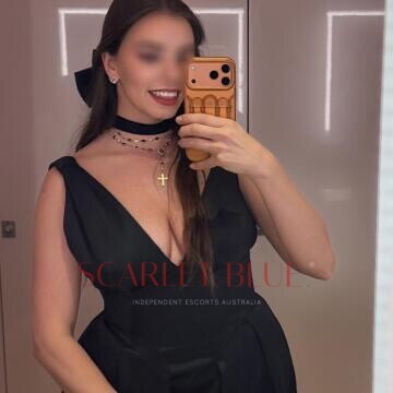 Selfie Pics from Elowyn Nonesuch - Private Escort Melbourne