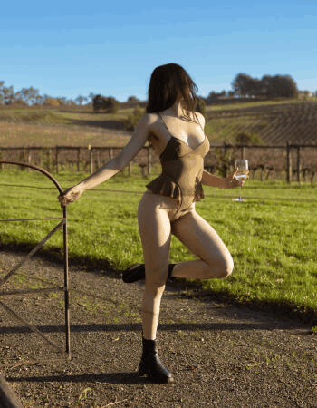 Hunter Eve - escort in Kensington